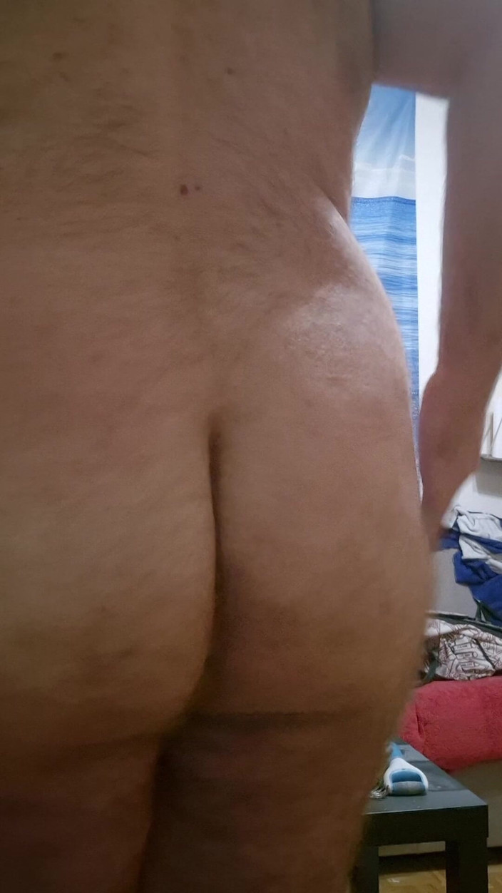 ChubbyDaddyBearLuka: Zralý a chlupatý medvěd a její tlustý zadek