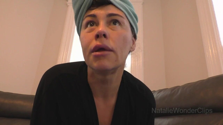 Natalie Wonder: Le vibrazioni anali della matrigna di bejeweled