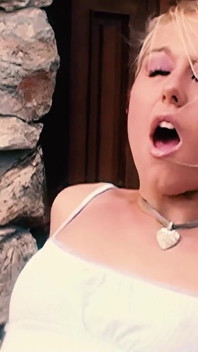 Goldie Coxx Loves Being Fucked in the Front Yard with Her Well Hung Lover