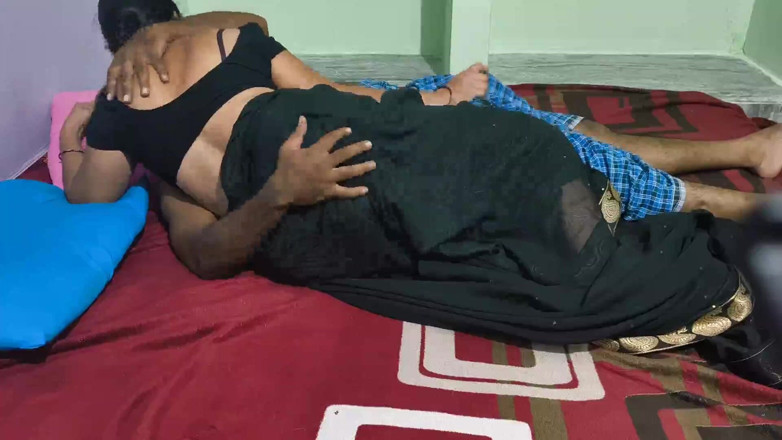 Sexy sindu: สาวหมู่บ้านแต่งงานแล้ว โดนเย็ดแรงในชุดส่าหรี