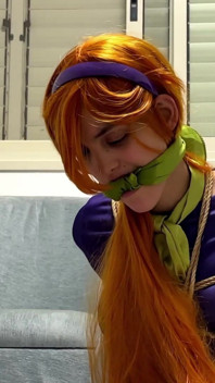 Svázaná dívka Daphne Blake