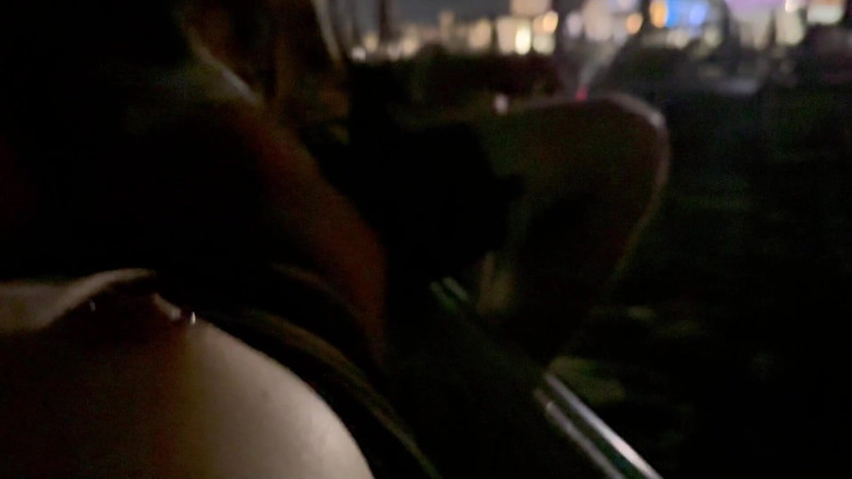 SweetJaneOfficial: Ženský POV - Flirty Cizinec se mě dotýká na pláži