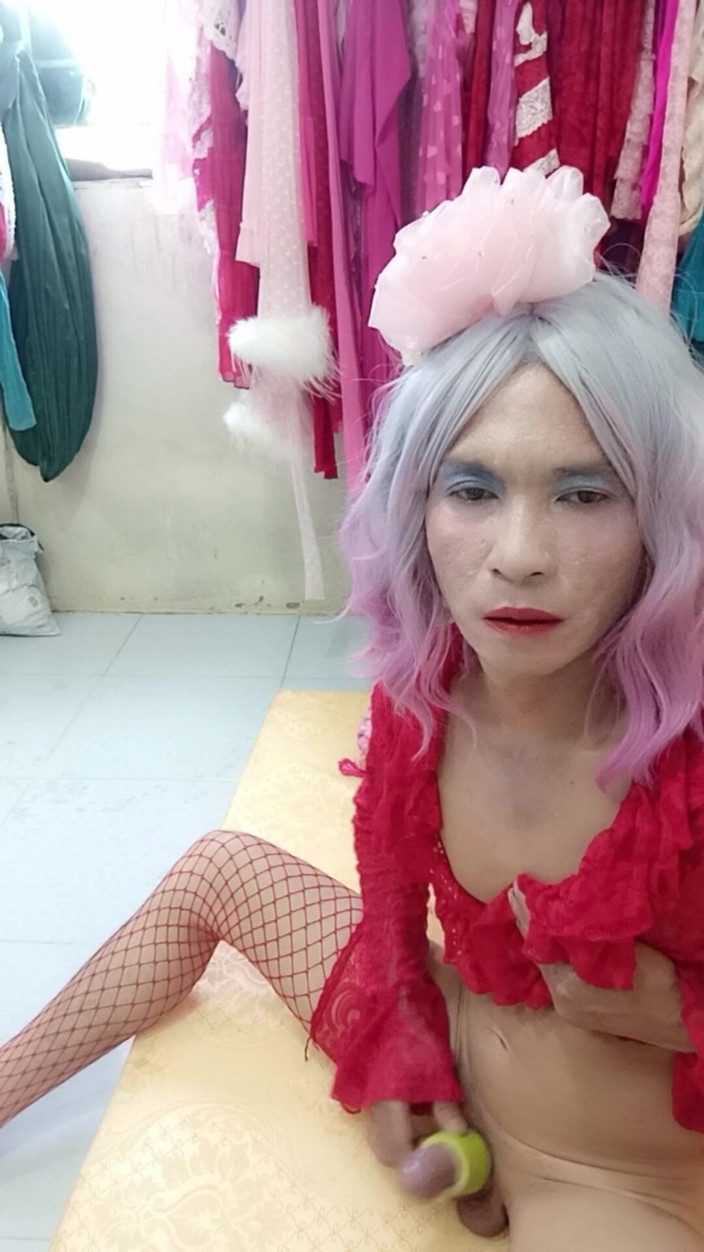 nguyen dang thien tri: Transsexual Oanh Le poartă haine sexy selfie porno cu o...