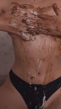 Cake Crush dengan pantat sempurna saya