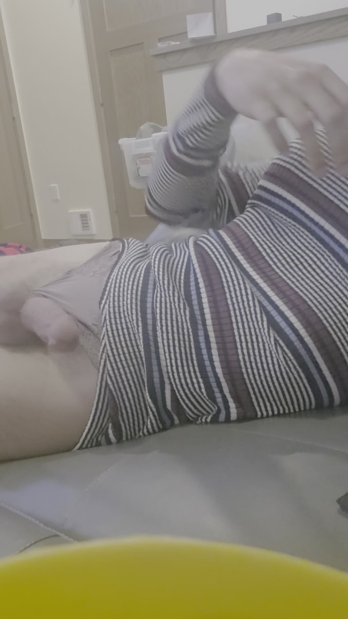 Natalie Slax: Tガール・シシー・ファン