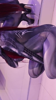Spidergirl chupa el goo