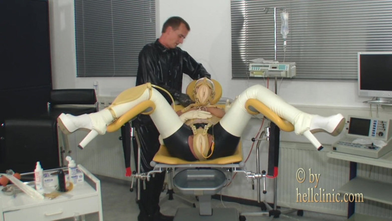 Rubber & Clinic Studio - 1ATOYS: Bizarní zkouškové hry kompletní v gumě