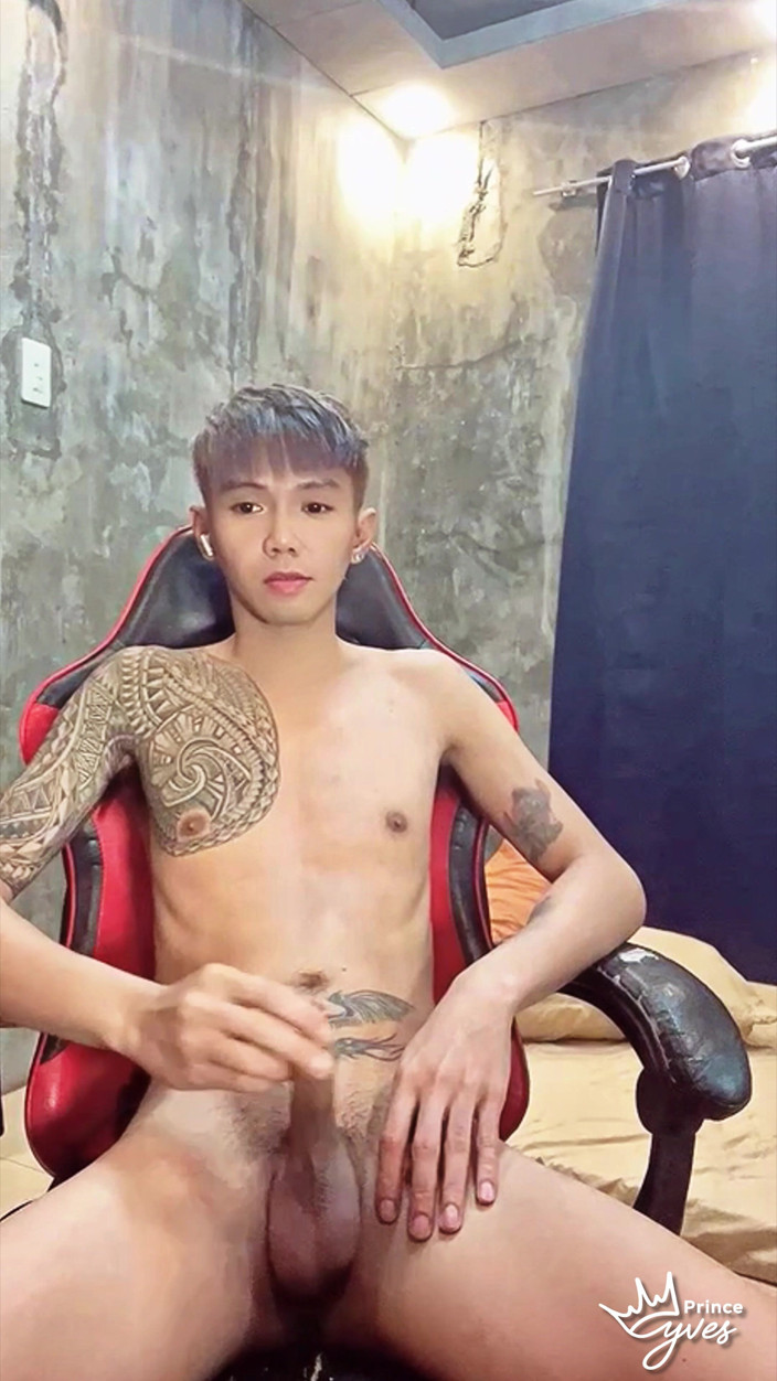Prince-Yves: Pinoy Horny Inked Twink Playing with His Masturbator Toy