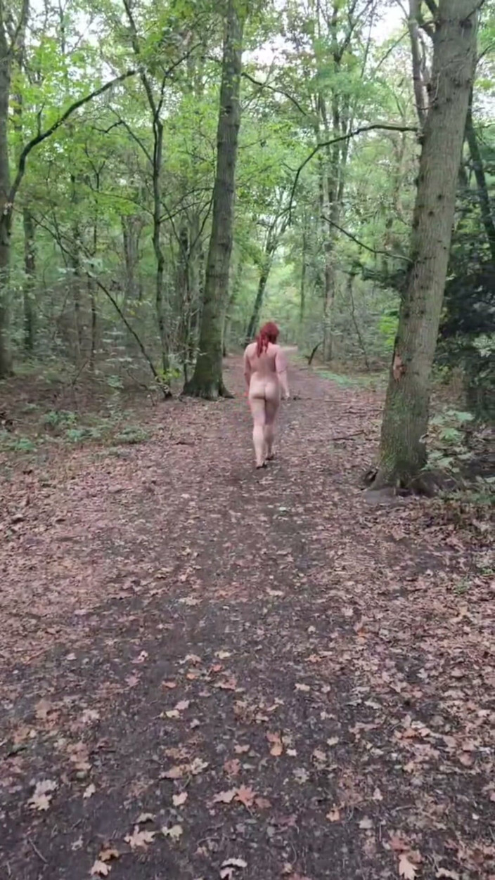 Elena917: Naked Walk in Park, Peeing, Bondage for Tits Play and...