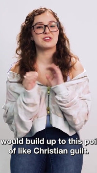 Leana Lovings a crezut că cineva o urmărește masturbându-se!