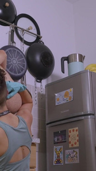 , Fisting Y Ordeñando En El Mostrador De La Cocina [hd]