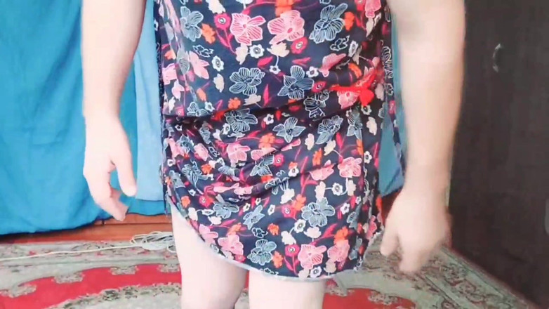 Kitty_Cross: 顽皮的变性人女孩试穿可爱的夏装