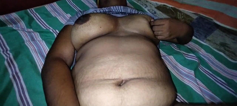 Suddi: Suddi pamer memek dan masturbasi sendirian
