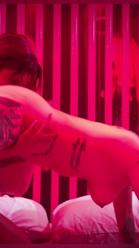Întâlnire Lesbiană Pe Tinder La Motel Se Încheie Cu Rimjob - Anitta Miller & Sweet Kimmi
