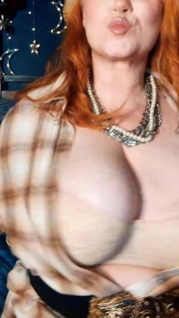 Boobie Shake by Sam38g (Samantha 38G)