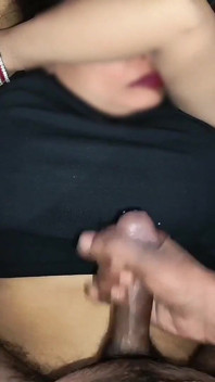 Милфу Bhabhi трахнул ее Devar во время курения