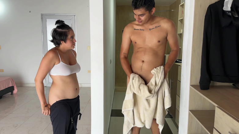 ManuelaAlvarez: ฉันเห็นพี่ชายต่างมารดา horny กำลังชักว่าว แล้วฉันเงี่ยนจากการดูเขา เลยเสนอให้เอาควยใหญ่รวยของเขาใส่หีฉัน