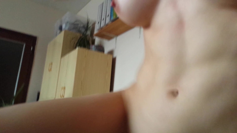 DedeDeville: Moje první amatérské porno video na vysoké škole se spolužákem 18 let,...