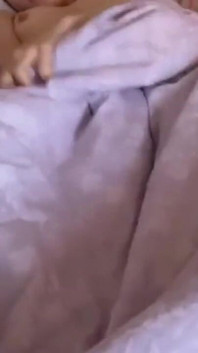 Fode minha buceta com um vibrador de vidro