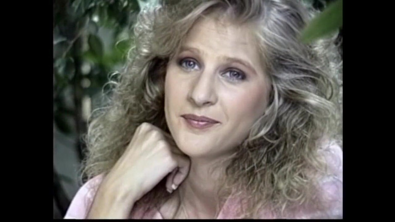 Vintage megastore: Frumoasa tânără excitată este satisfăcută să-i lingă pizda înainte de a...