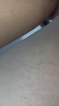 Meu amigo venezuelano paga meu aluguel com este pequeno vídeo pornô