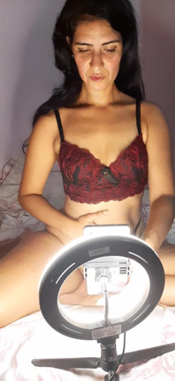 Vanessinha Masturbating and Showing off