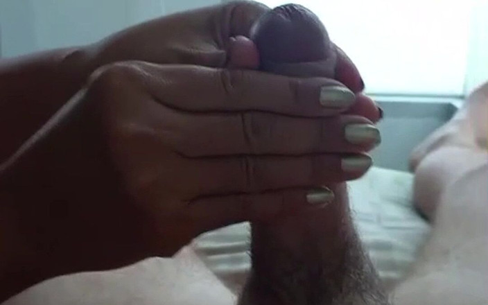 Handjob Passion: Не Дает Дойти До Оргазма С Дрочкой Лицом К Морю От Горячей Азиатской Милфы С Блестящими Серебряными Ногтями - Вид На Океан, Ма