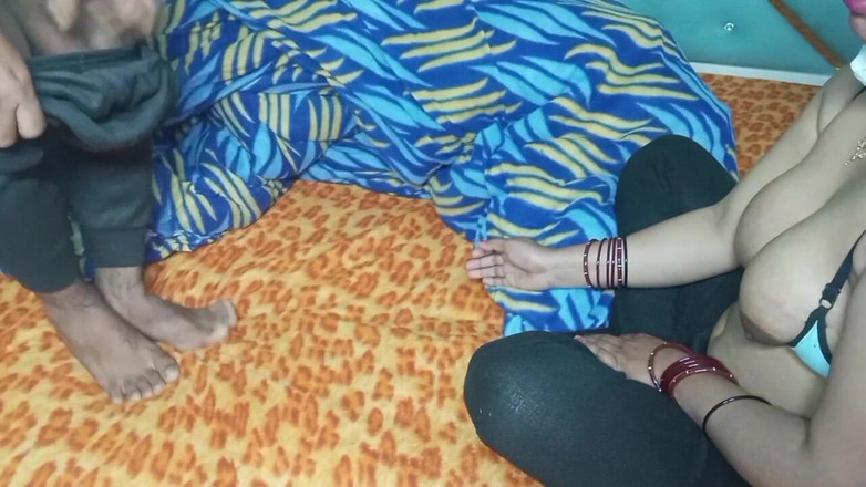 Manjushukla: India bhabhi chupó pene su marido
