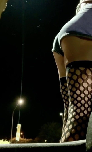 CindieLove: Sexy zadek těsné džínové šortky a síťky na venkovní displeji sexy...