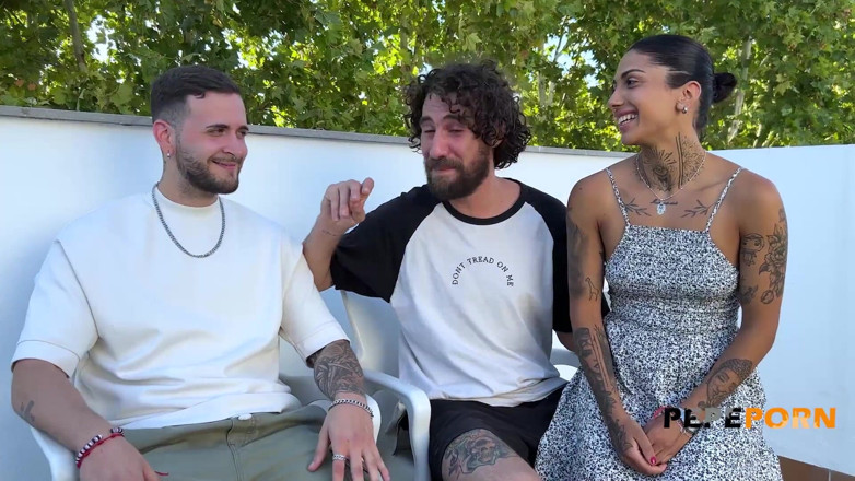 PepePorn: 2 pulcini amatoriali imparano a scopare: Show 'em, Valeria!