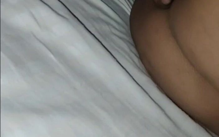 Trisha Hotness: Vuole che io mi sditalino da dietro e la faccia...