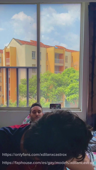 Dilan Castro: Twink lutscht heterosexuellen schwanz und fickt seinen arsch, wenn niemand...