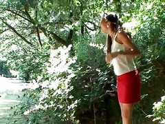 Videos Francaises: 来自法国的黑发美女喜欢在湖边操逼