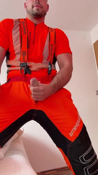 Tyler Blake Trekt Zich Af in Hivis Houthakkers Werkkleding - Spierbuiging En Explosieve Cumshot