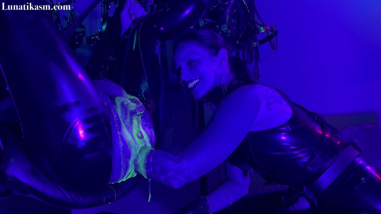 Mistress Lunatika: Neonfaust-herrin lunatika