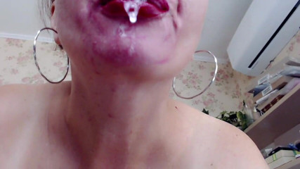HotMissTessy: Muie neglijentă și oral adânc în gât