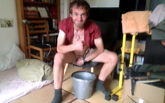 XlPmml: Bator Caveman chčije kolem a užívá si jeho jeskynní mužnost