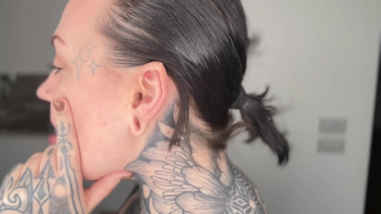 Miss Valentina: Uctívání špičatých uší