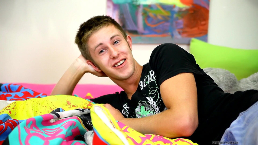 Super Twink Talks Dirty (Lollipop Twinks)