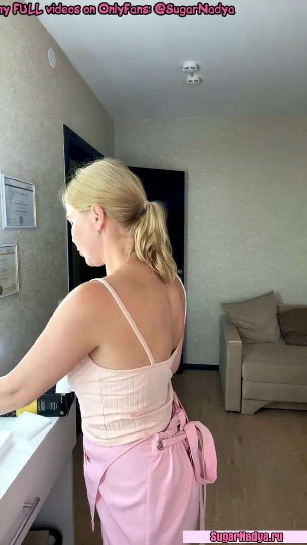 SugarNadya: Fetish ketiak SugarNadya waxes lengannya yang cantik