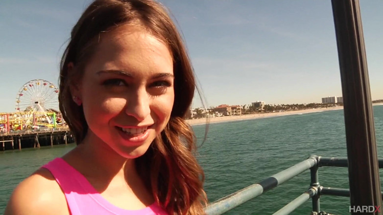 Hard X: HardX - Cutie Riley Reid tem sua buceta martelada