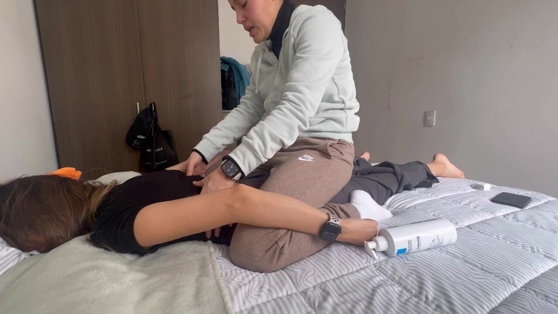 scarlettandc: Urut sensual Dari Fembot Saya Di Badan Dan Kaki
