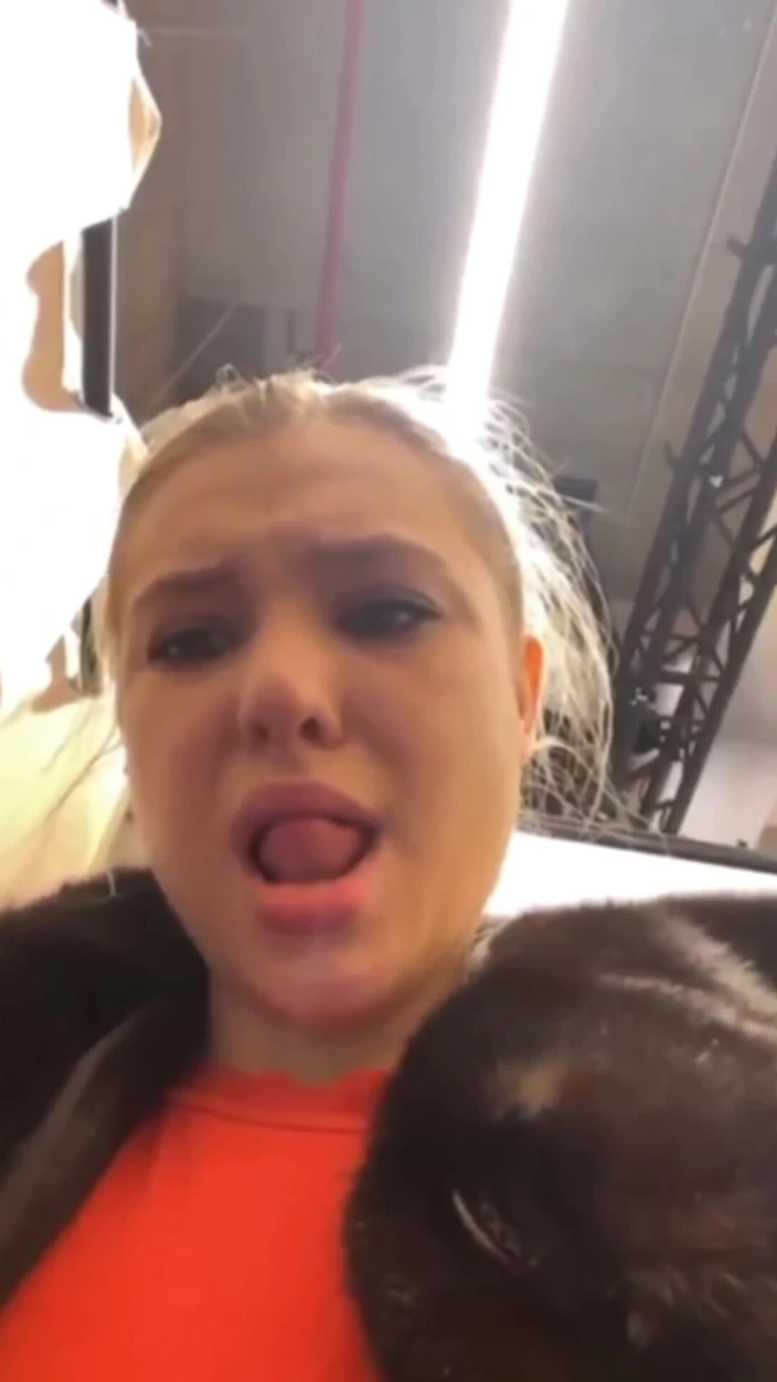 JuiceLussie: Masturbating in Public