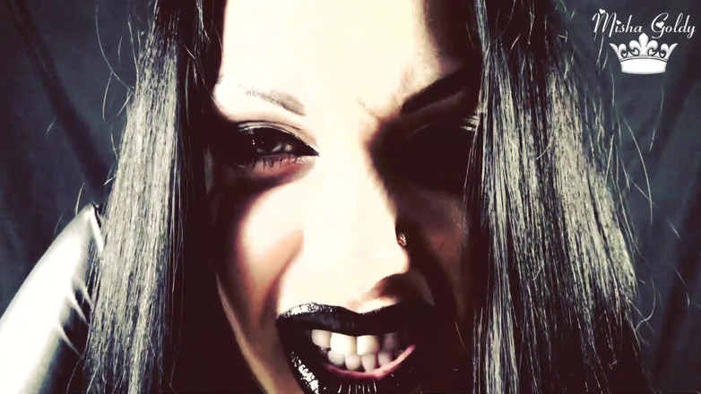 Goddess Misha Goldy: Goth darkside kouření JOi a škádlení