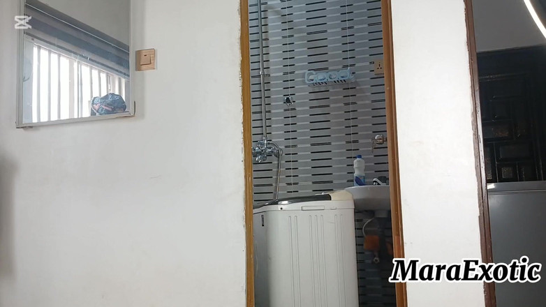 Mara Exotic: Hari Dobi Eboni Eboni Berpantat Gemuk - Mara Exotic