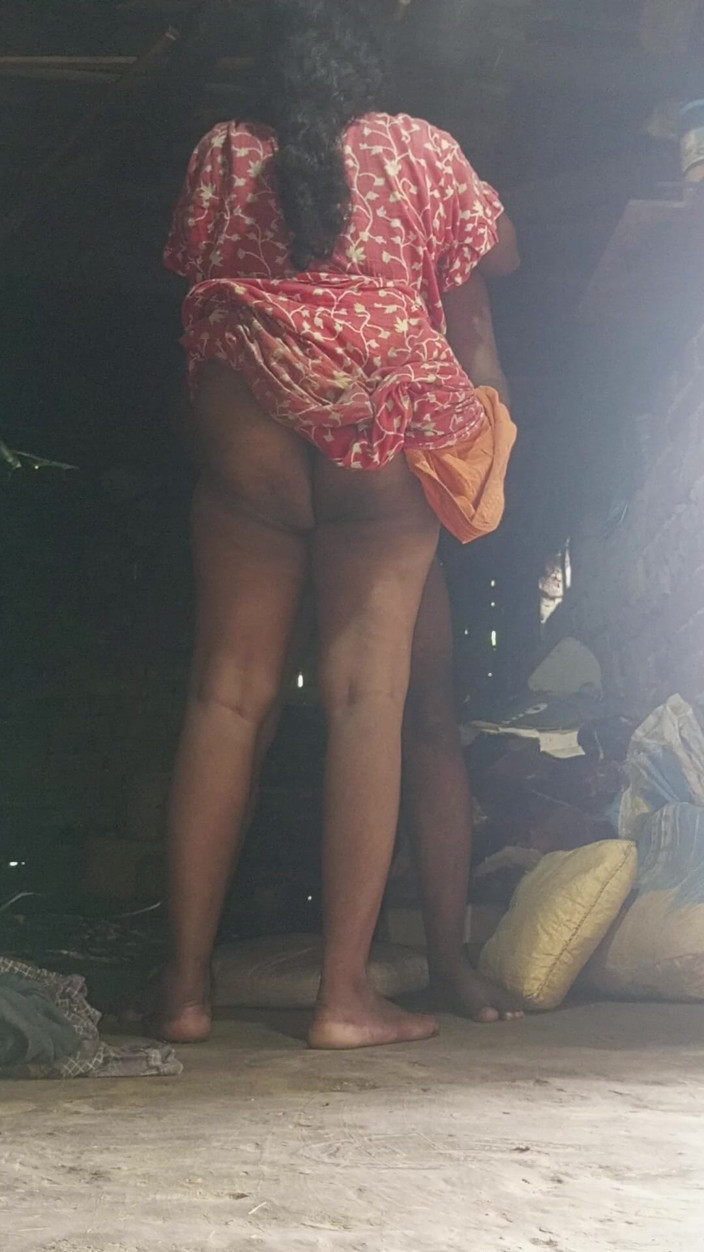 Auntixxx69: Le mari chauve de tatie met tout son pénis dans...