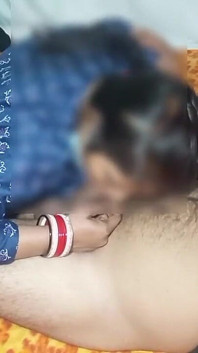 Coppia appena indiana che fa sesso.