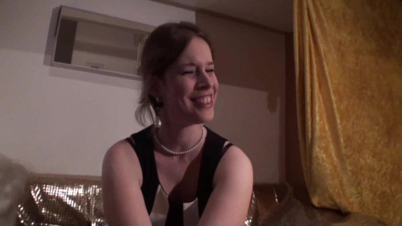 Femdom Austria: Mănușile ei sexy te excit