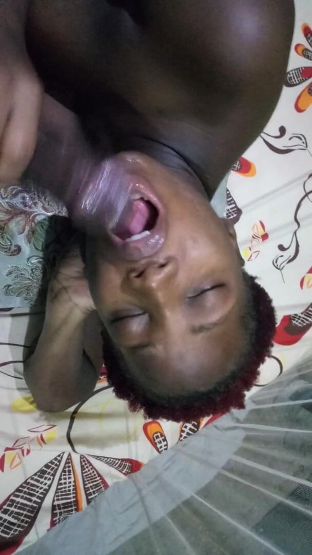 Mastermeat1: Quarantaine verveeld, dus ik zuig aan de grote lul van...