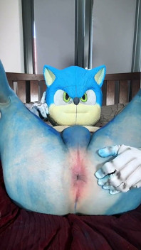 Sonic Fucks Himself with a Dildo